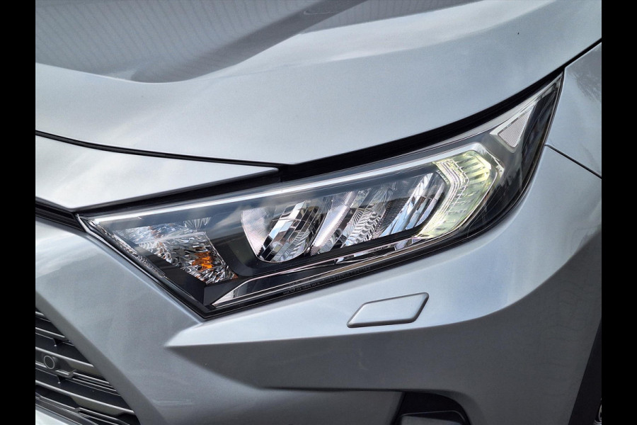 Toyota RAV4 Hybrid 220 AWD Dynamic | Stoelverwarming, Groot scherm, Parkeersensoren, Licht + Regensensor, 1650KG Trekgewicht