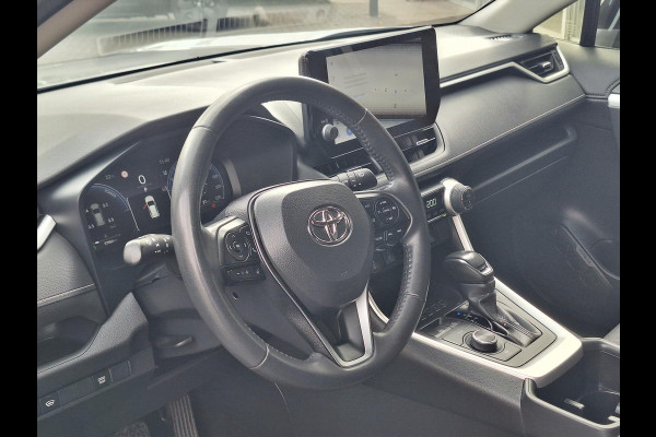 Toyota RAV4 Hybrid 220 AWD Dynamic | Stoelverwarming, Groot scherm, Parkeersensoren, Licht + Regensensor, 1650KG Trekgewicht