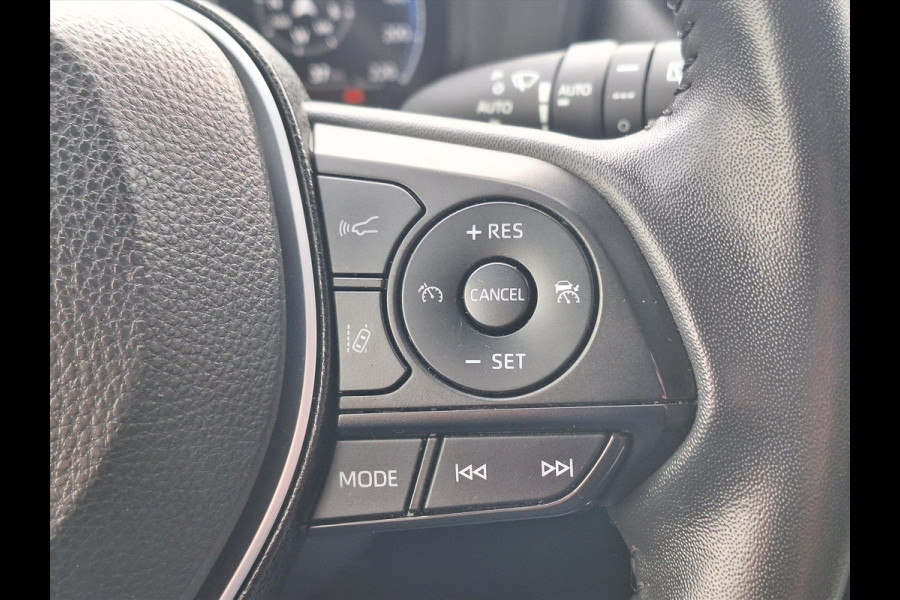 Toyota RAV4 Hybrid 220 AWD Dynamic | Stoelverwarming, Groot scherm, Parkeersensoren, Licht + Regensensor, 1650KG Trekgewicht