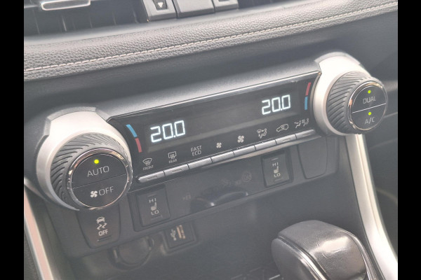 Toyota RAV4 Hybrid 220 AWD Dynamic | Stoelverwarming, Groot scherm, Parkeersensoren, Licht + Regensensor, 1650KG Trekgewicht