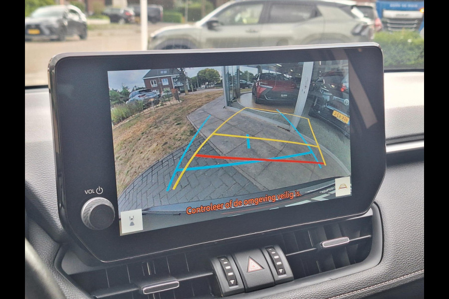 Toyota RAV4 Hybrid 220 AWD Dynamic | Stoelverwarming, Groot scherm, Parkeersensoren, Licht + Regensensor, 1650KG Trekgewicht