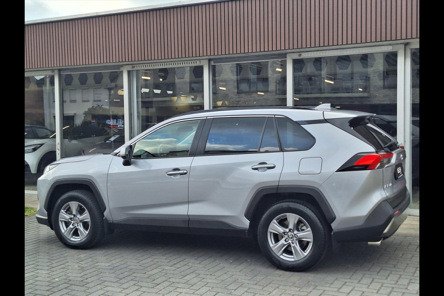 Toyota RAV4 Hybrid 220 AWD Dynamic | Stoelverwarming, Groot scherm, Parkeersensoren, Licht + Regensensor, 1650KG Trekgewicht