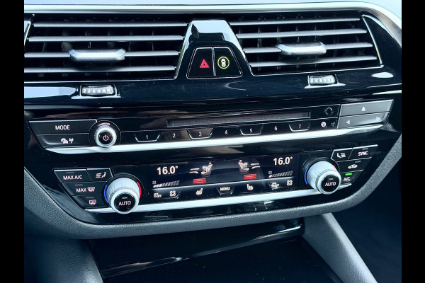 BMW 5 Serie 540i High Executive Memory/Softclose/Sfeer