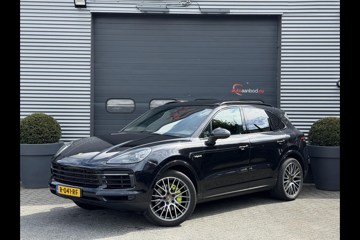 Porsche Cayenne 3.0 E-Hybrid Sport Chrono | Panoramadak | Camera | Bose | Elektrische Trekhaak | Elektrische Achterklep |