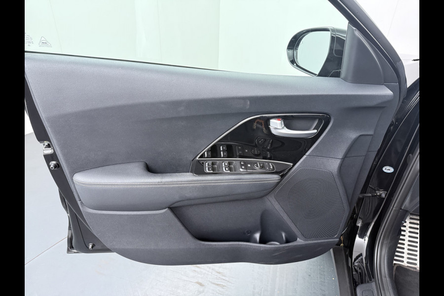 Kia Niro 1.6 GDi Hybrid DynamicPlusLine - Stoel / Stuurwielverwarming - Climate Control - ACC  - Achteruitrijcamera - - Fabrieksgarantie tot 02-2028
