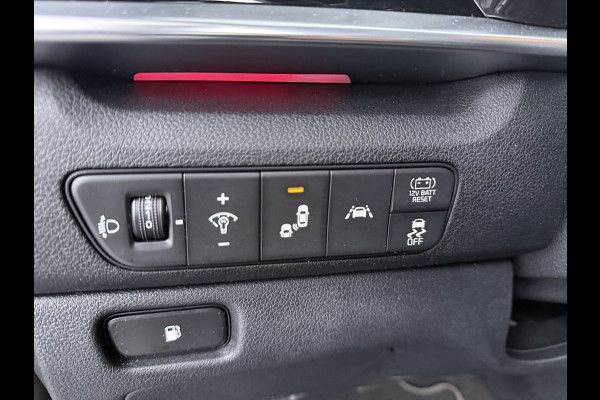 Kia Niro 1.6 GDi Hybrid DynamicPlusLine - Stoel / Stuurwielverwarming - Climate Control - ACC  - Achteruitrijcamera - - Fabrieksgarantie tot 02-2028