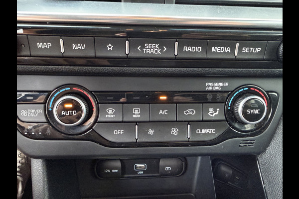 Kia Niro 1.6 GDi Hybrid DynamicPlusLine - Stoel / Stuurwielverwarming - Climate Control - ACC  - Achteruitrijcamera - - Fabrieksgarantie tot 02-2028