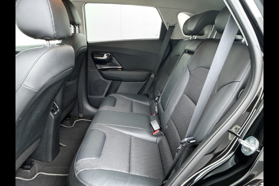 Kia Niro 1.6 GDi Hybrid DynamicPlusLine - Stoel / Stuurwielverwarming - Climate Control - ACC  - Achteruitrijcamera - - Fabrieksgarantie tot 02-2028