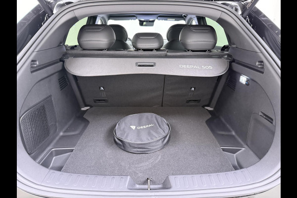 Changan Deepal S05 EV LHD VAN: 42.900,- VOOR: 39.440,- UW HERFSTVOORDEEL: 3.460,- MAX 200KW | 68.8 kwh | NIEUWE AUTO | PANORAMADAK | 20" LMV | 360° CAMERA | HEAD-UP DISPLAY | LEDEREN BEKLEDING | STOELVERWARMING | FULL OPTIONS | FABRIEKSGARANTIE T/M 2033 |