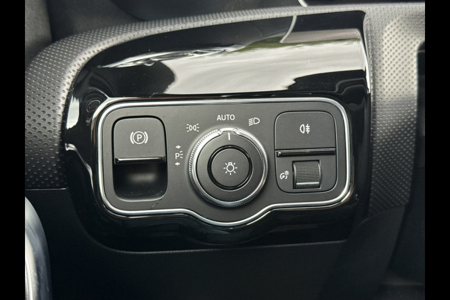 Mercedes-Benz AMG A-klasse AMG 35 4MATIC 306 PK!! Keyless Cruise Led verlichting Achteruitrijcamera Carplay Dynamic select