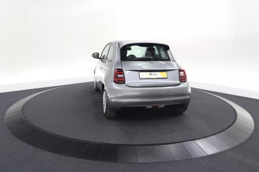 Fiat 500 Urban 42 kWh | SOH 97.6% | 3 Fase Laadfunctie | Camera | Apple Carplay | Parkeersensoren