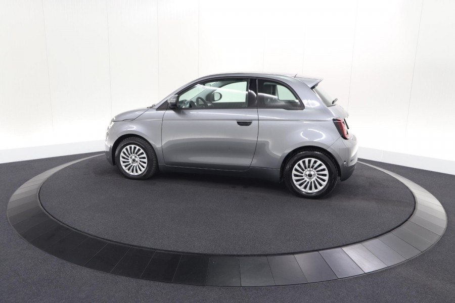 Fiat 500 Urban 42 kWh | SOH 97.6% | 3 Fase Laadfunctie | Camera | Apple Carplay | Parkeersensoren