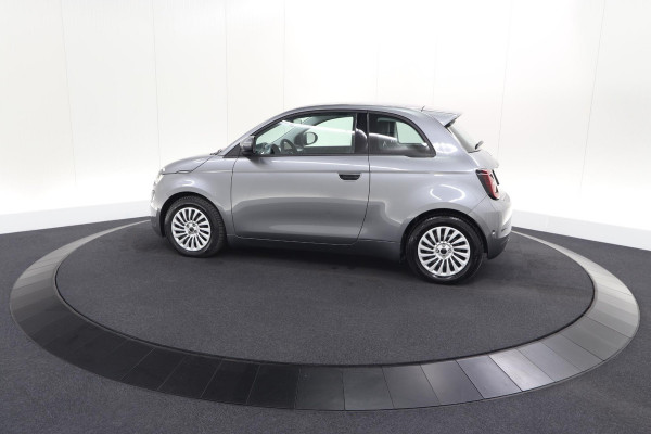 Fiat 500 Urban 42 kWh | SOH 97.6% | 3 Fase Laadfunctie | Camera | Apple Carplay | Parkeersensoren