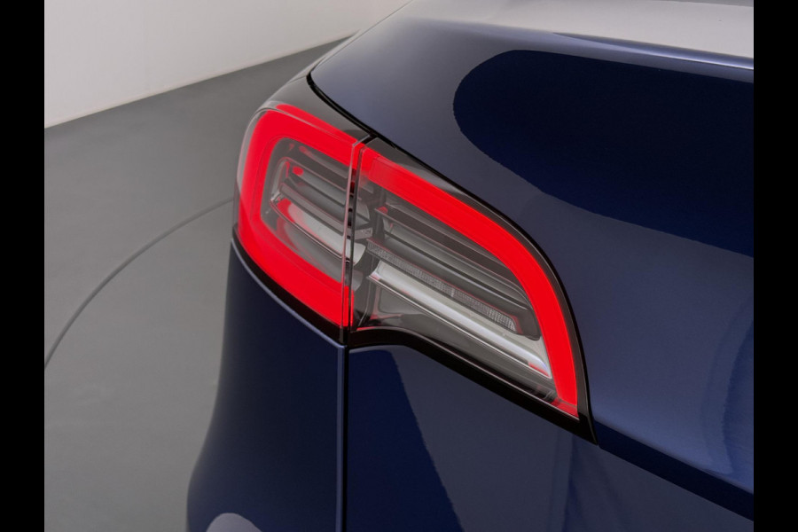 Tesla Model Y Long Range AWD 75 kWh 1E EIGENAAR | ORIGINEEL NL AUTO | SOH 97% | RIJKLAAR GELEVERD | TESLA FABRIEKSGARANTIE TOT 03-2027 OF 80.000 KM | TESLA GARANTIE ACCU + AANDRIJFLIJN T/M 03-2031 OF 192.000 KM