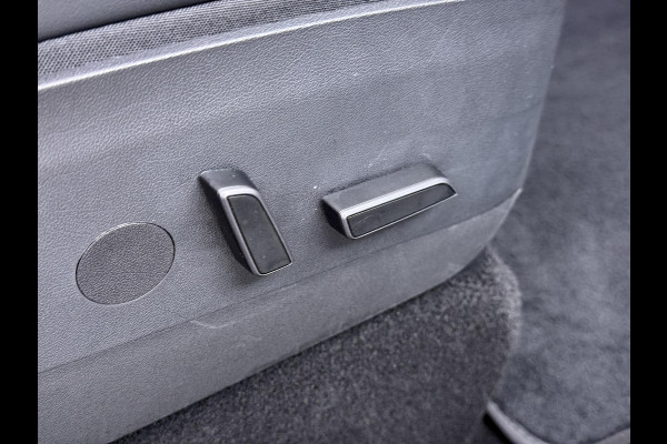 Tesla Model Y Long Range AWD 75 kWh 1E EIGENAAR | ORIGINEEL NL AUTO | SOH 97% | RIJKLAAR GELEVERD | TESLA FABRIEKSGARANTIE TOT 03-2027 OF 80.000 KM | TESLA GARANTIE ACCU + AANDRIJFLIJN T/M 03-2031 OF 192.000 KM