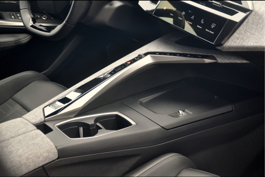 Peugeot 5008 1.2 Hybrid 145 e-DSC6 GT 7p | Camera | LED | Navi