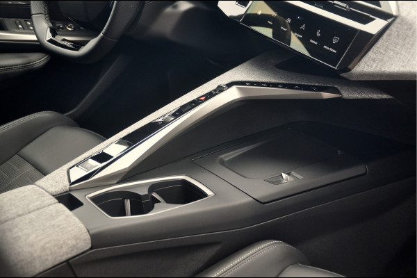 Peugeot 5008 1.2 Hybrid 145 e-DSC6 GT 7p | Camera | LED | Navi