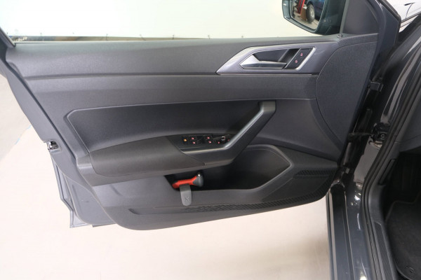 Volkswagen Polo 1.0 TSI Highline Automaat - N.A.P. Airco, Cruise, Navi, Camera, Carplay, Virtueel display.