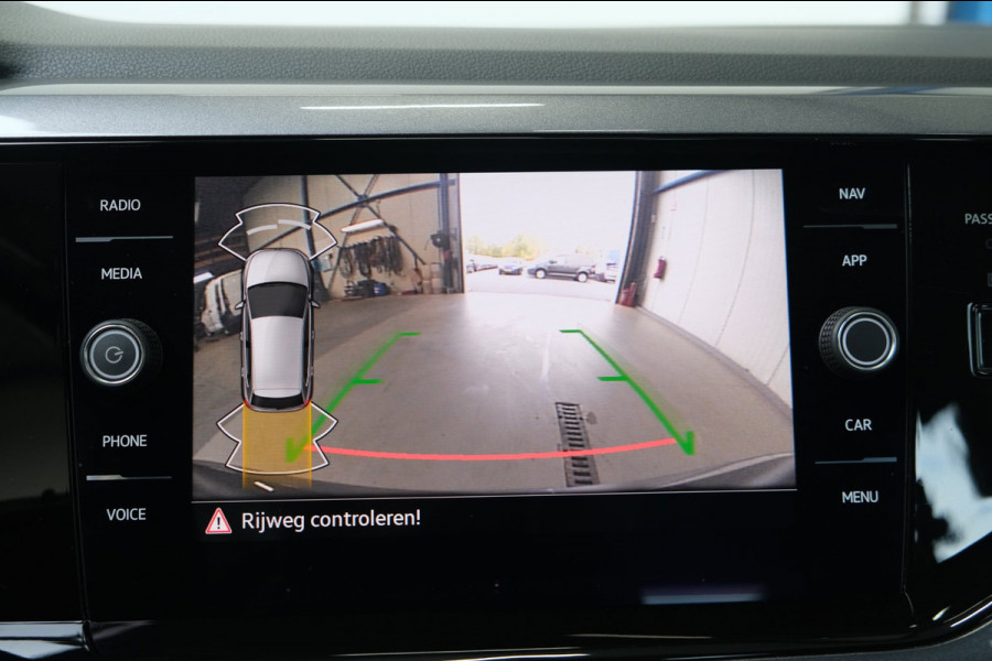 Volkswagen Polo 1.0 TSI Highline Automaat - N.A.P. Airco, Cruise, Navi, Camera, Carplay, Virtueel display.