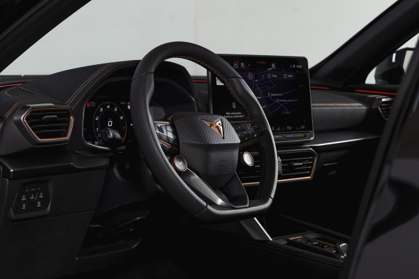 CUPRA Formentor 1.5 TSI e-Hybrid VZ Performance | S/K-Panodak | Dig. Cockpit | Adapt. Cruise | Stoel-+Stuurverw. | PDC | 360 Camera | NAV + App. Connect | ECC | Elek. Klep | LM 19" | 7171