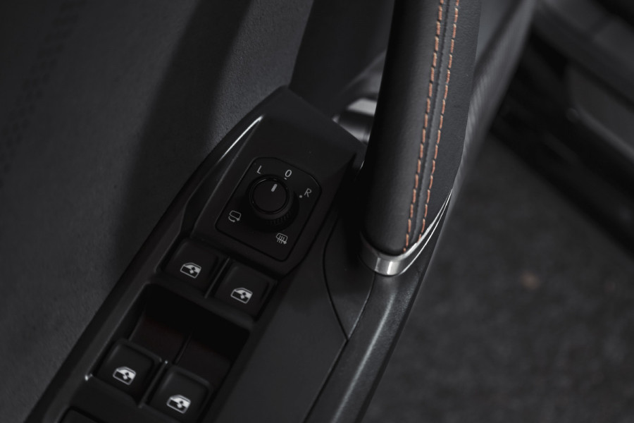 CUPRA Formentor 1.5 TSI e-Hybrid VZ Performance | S/K-Panodak | Dig. Cockpit | Adapt. Cruise | Stoel-+Stuurverw. | PDC | 360 Camera | NAV + App. Connect | ECC | Elek. Klep | LM 19" | 7171