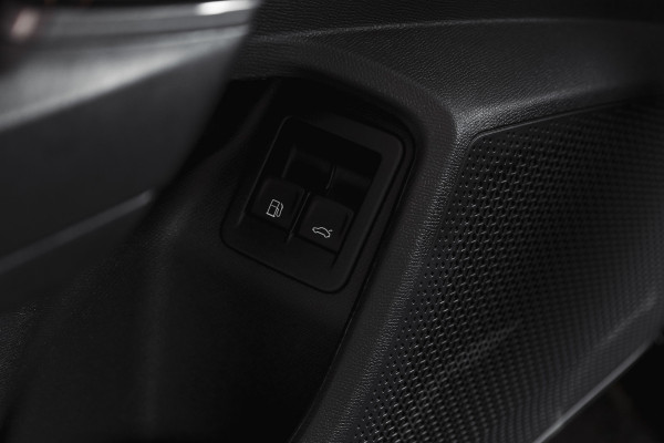 CUPRA Formentor 1.5 TSI e-Hybrid VZ Performance | S/K-Panodak | Dig. Cockpit | Adapt. Cruise | Stoel-+Stuurverw. | PDC | 360 Camera | NAV + App. Connect | ECC | Elek. Klep | LM 19" | 7171