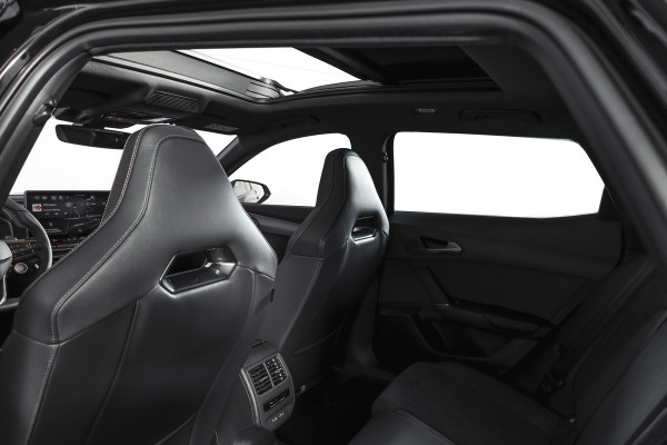 CUPRA Formentor 1.5 TSI e-Hybrid VZ Performance | S/K-Panodak | Dig. Cockpit | Adapt. Cruise | Stoel-+Stuurverw. | PDC | 360 Camera | NAV + App. Connect | ECC | Elek. Klep | LM 19" | 7171