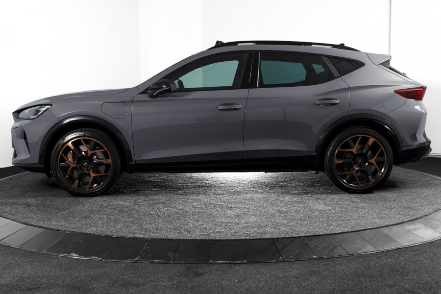 CUPRA Formentor 1.5 TSI e-Hybrid VZ Tribe Edition | S/k-Panodak | Dig. Cockpit | Adapt. Cruise | Stoel-+ Stuurverw. PDC | 360 Camera | NAV + App. Connect | ECC | Elek. Klep | LM 19" | 0683