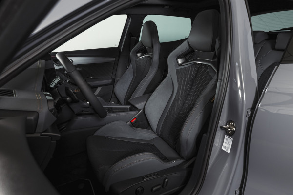 CUPRA Formentor 1.5 TSI e-Hybrid VZ Tribe Edition | S/k-Panodak | Dig. Cockpit | Adapt. Cruise | Stoel-+ Stuurverw. PDC | 360 Camera | NAV + App. Connect | ECC | Elek. Klep | LM 19" | 0683