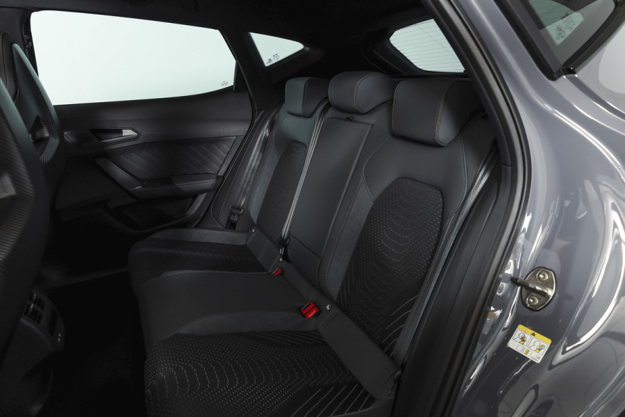 CUPRA Formentor 1.5 TSI e-Hybrid VZ Tribe Edition | S/k-Panodak | Dig. Cockpit | Adapt. Cruise | Stoel-+ Stuurverw. PDC | 360 Camera | NAV + App. Connect | ECC | Elek. Klep | LM 19" | 0683
