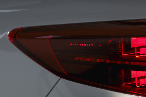 CUPRA Formentor 1.5 TSI e-Hybrid VZ Tribe Edition | S/k-Panodak | Dig. Cockpit | Adapt. Cruise | Stoel-+ Stuurverw. PDC | 360 Camera | NAV + App. Connect | ECC | Elek. Klep | LM 19" | 0683