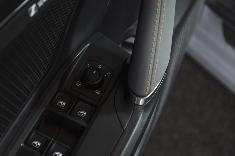 CUPRA Formentor 1.5 TSI e-Hybrid VZ Tribe Edition | S/k-Panodak | Dig. Cockpit | Adapt. Cruise | Stoel-+ Stuurverw. PDC | 360 Camera | NAV + App. Connect | ECC | Elek. Klep | LM 19" | 0683