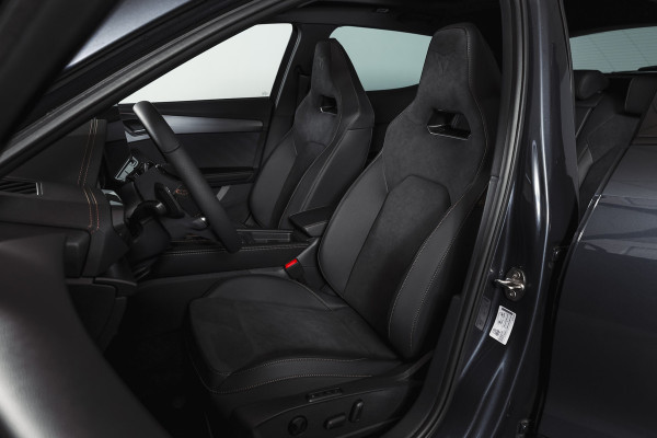 CUPRA Formentor 1.5 TSI e-Hybrid VZ Performance | S/K-Panodak | Dig. Cockpit | Adapt. Cruise | Stoel-+Stuurverw. | PDC | 360 Camera | NAV + App. Connect | ECC | Elek. Klep | LM 19" | 7134