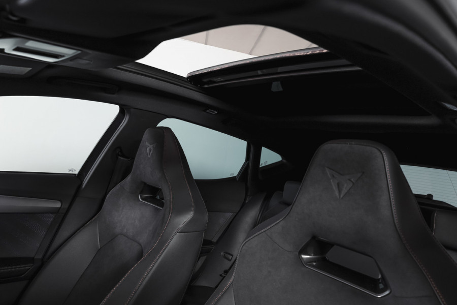 CUPRA Formentor 1.5 TSI e-Hybrid VZ Performance | S/K-Panodak | Dig. Cockpit | Adapt. Cruise | Stoel-+Stuurverw. | PDC | 360 Camera | NAV + App. Connect | ECC | Elek. Klep | LM 19" | 7134