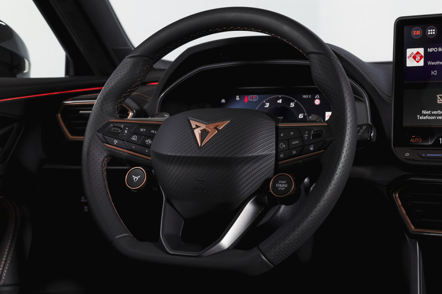 CUPRA Formentor 1.5 TSI e-Hybrid VZ Performance | S/K-Panodak | Dig. Cockpit | Adapt. Cruise | Stoel-+Stuurverw. | PDC | 360 Camera | NAV + App. Connect | ECC | Elek. Klep | LM 19" | 7134