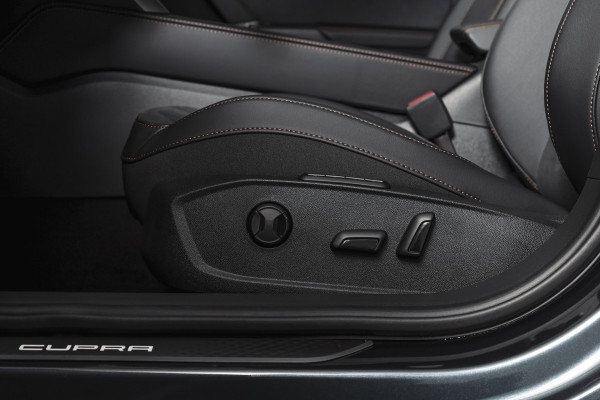 CUPRA Formentor 1.5 TSI e-Hybrid VZ Performance | S/K-Panodak | Dig. Cockpit | Adapt. Cruise | Stoel-+Stuurverw. | PDC | 360 Camera | NAV + App. Connect | ECC | Elek. Klep | LM 19" | 7134