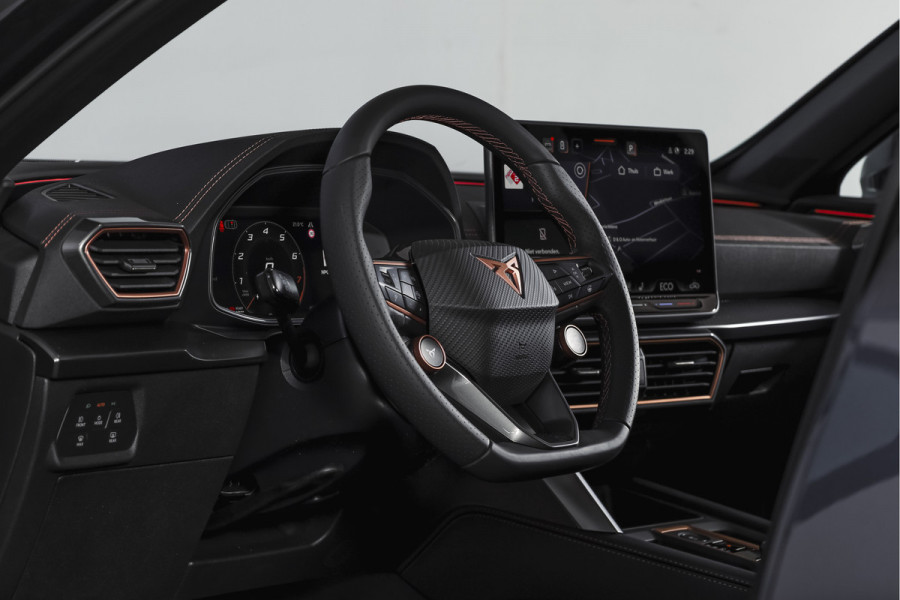 CUPRA Formentor 1.5 TSI e-Hybrid VZ Performance | S/K-Panodak | Dig. Cockpit | Adapt. Cruise | Stoel-+Stuurverw. | PDC | 360 Camera | NAV + App. Connect | ECC | Elek. Klep | LM 19" | 7134