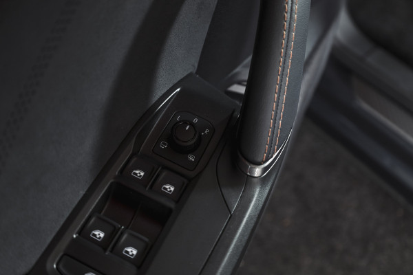 CUPRA Formentor 1.5 TSI e-Hybrid VZ Performance | S/K-Panodak | Dig. Cockpit | Adapt. Cruise | Stoel-+Stuurverw. | PDC | 360 Camera | NAV + App. Connect | ECC | Elek. Klep | LM 19" | 7134