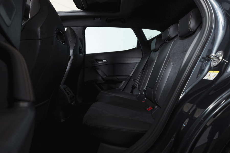 CUPRA Formentor 1.5 TSI e-Hybrid VZ Performance | S/K-Panodak | Dig. Cockpit | Adapt. Cruise | Stoel-+Stuurverw. | PDC | 360 Camera | NAV + App. Connect | ECC | Elek. Klep | LM 19" | 7134