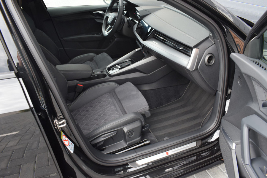 Audi A3 Sportback 45 TFSI e S-edition Competition | Pano | B&O | Head-Up