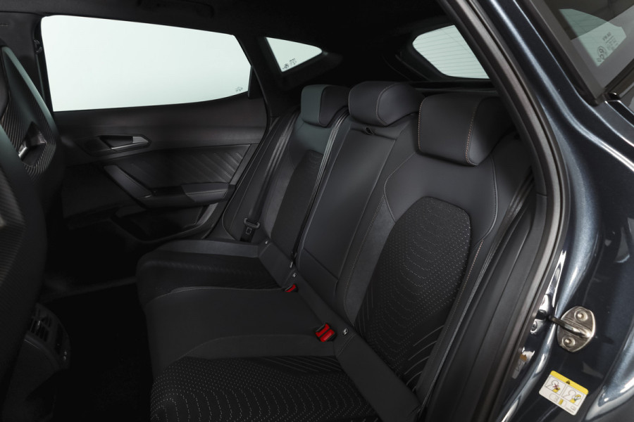 CUPRA Formentor 1.5 TSI e-Hybrid VZ Tribe Edition | S/k-Panodak | Dig. Cockpit | Adapt. Cruise | Stoel-+ Stuurverw. PDC | 360 Camera | NAV + App. Connect | ECC | Elek. Klep | LM 19" | 0661
