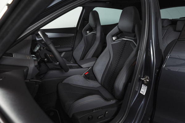 CUPRA Formentor 1.5 TSI e-Hybrid VZ Tribe Edition | S/k-Panodak | Dig. Cockpit | Adapt. Cruise | Stoel-+ Stuurverw. PDC | 360 Camera | NAV + App. Connect | ECC | Elek. Klep | LM 19" | 0661