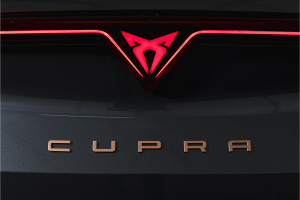 CUPRA Formentor 1.5 TSI e-Hybrid VZ Tribe Edition | S/k-Panodak | Dig. Cockpit | Adapt. Cruise | Stoel-+ Stuurverw. PDC | 360 Camera | NAV + App. Connect | ECC | Elek. Klep | LM 19" | 0661