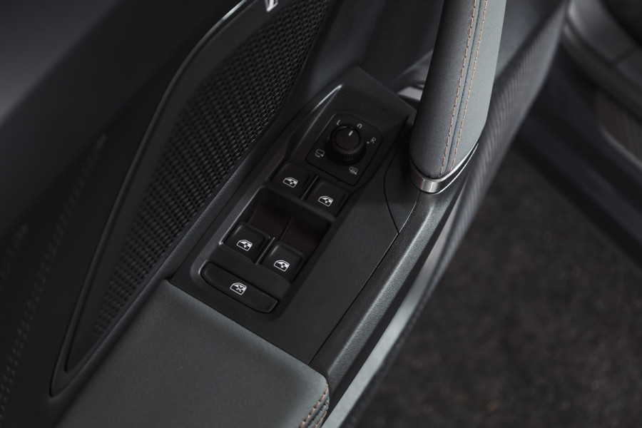 CUPRA Formentor 1.5 TSI e-Hybrid VZ Tribe Edition | S/k-Panodak | Dig. Cockpit | Adapt. Cruise | Stoel-+ Stuurverw. PDC | 360 Camera | NAV + App. Connect | ECC | Elek. Klep | LM 19" | 0661
