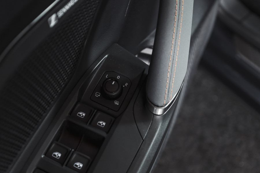 CUPRA Formentor 1.5 TSI e-Hybrid VZ Tribe Edition | S/k-Panodak | Dig. Cockpit | Adapt. Cruise | Stoel-+ Stuurverw. PDC | 360 Camera | NAV + App. Connect | ECC | Elek. Klep | LM 19" | 0661
