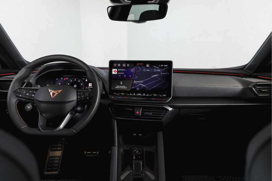 CUPRA Formentor 1.5 TSI e-Hybrid VZ Tribe Edition | S/k-Panodak | Dig. Cockpit | Adapt. Cruise | Stoel-+ Stuurverw. PDC | 360 Camera | NAV + App. Connect | ECC | Elek. Klep | LM 19" | 7989