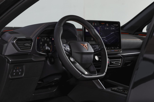 CUPRA Formentor 1.5 TSI e-Hybrid VZ Tribe Edition | S/k-Panodak | Dig. Cockpit | Adapt. Cruise | Stoel-+ Stuurverw. PDC | 360 Camera | NAV + App. Connect | ECC | Elek. Klep | LM 19" | 7989