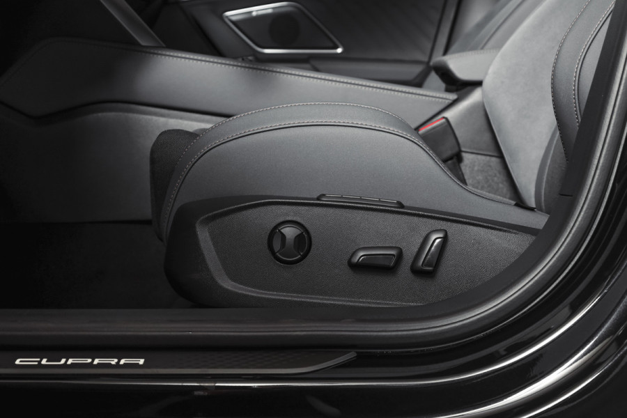 CUPRA Formentor 1.5 TSI e-Hybrid VZ Tribe Edition | S/k-Panodak | Dig. Cockpit | Adapt. Cruise | Stoel-+ Stuurverw. PDC | 360 Camera | NAV + App. Connect | ECC | Elek. Klep | LM 19" | 7989