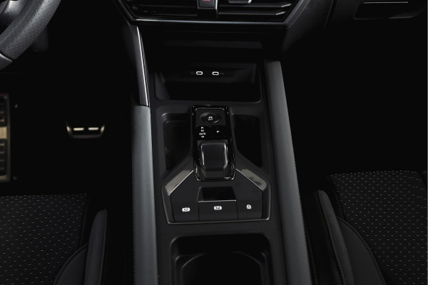 CUPRA Formentor 1.5 TSI e-Hybrid VZ Tribe Edition | S/k-Panodak | Dig. Cockpit | Adapt. Cruise | Stoel-+ Stuurverw. PDC | 360 Camera | NAV + App. Connect | ECC | Elek. Klep | LM 19" | 7989