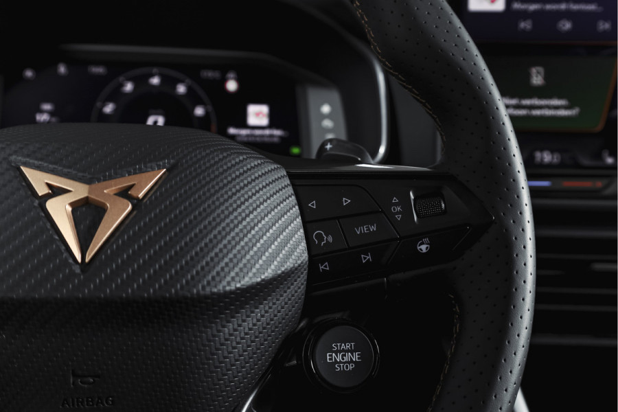 CUPRA Formentor 1.5 TSI e-Hybrid VZ Tribe Edition | S/k-Panodak | Dig. Cockpit | Adapt. Cruise | Stoel-+ Stuurverw. PDC | 360 Camera | NAV + App. Connect | ECC | Elek. Klep | LM 19" | 7989
